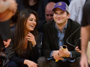 Mila-Kunis-Ashton-Kutcher-Lakers